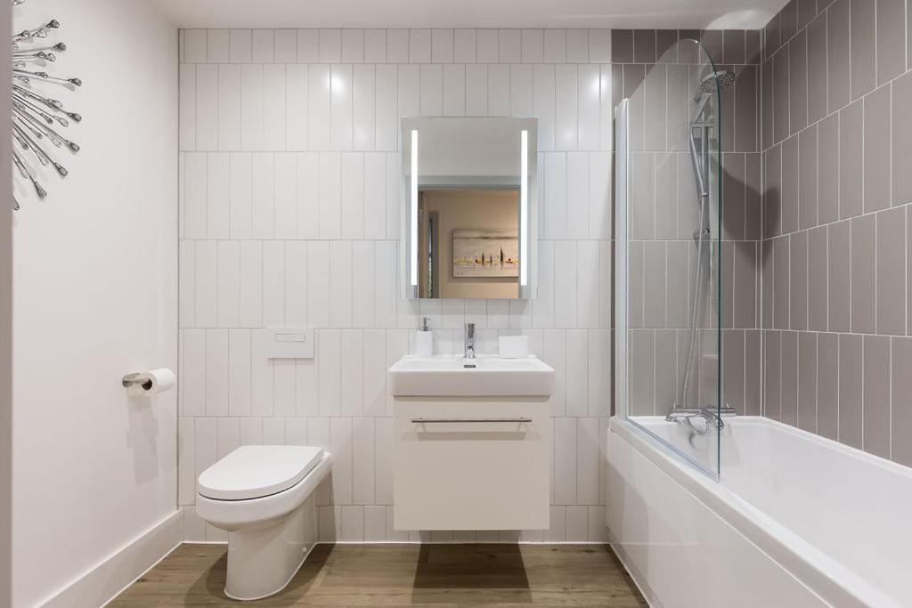 Stylish Town Centre Apartment, W Parking, Nr Beach Bournemouth Ngoại thất bức ảnh