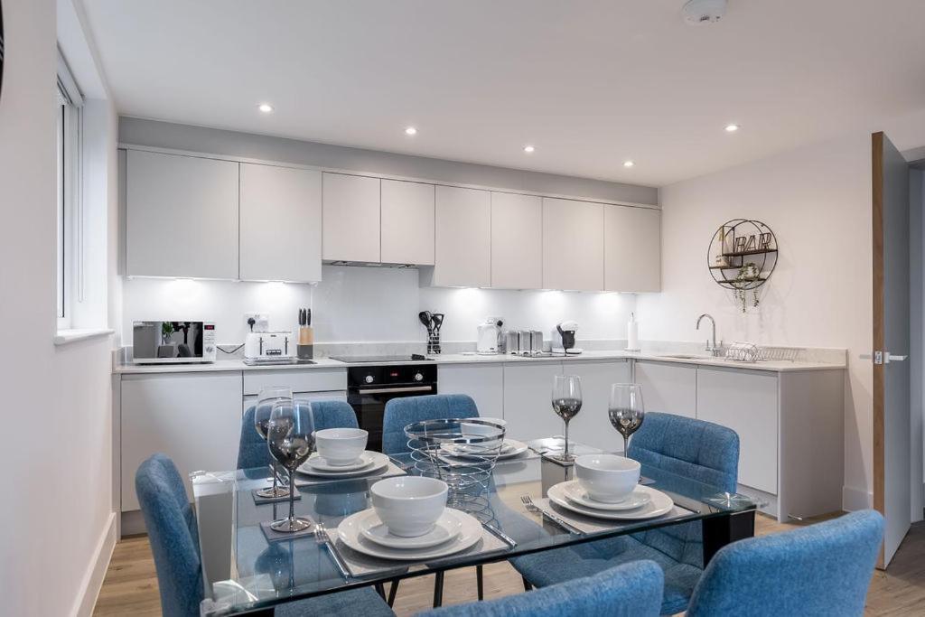 Stylish Town Centre Apartment, W Parking, Nr Beach Bournemouth Ngoại thất bức ảnh